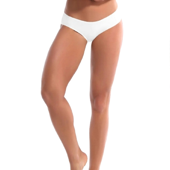 Invisible bikini - Picture 4 of 8